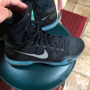Kobe 10 commander “Obama”